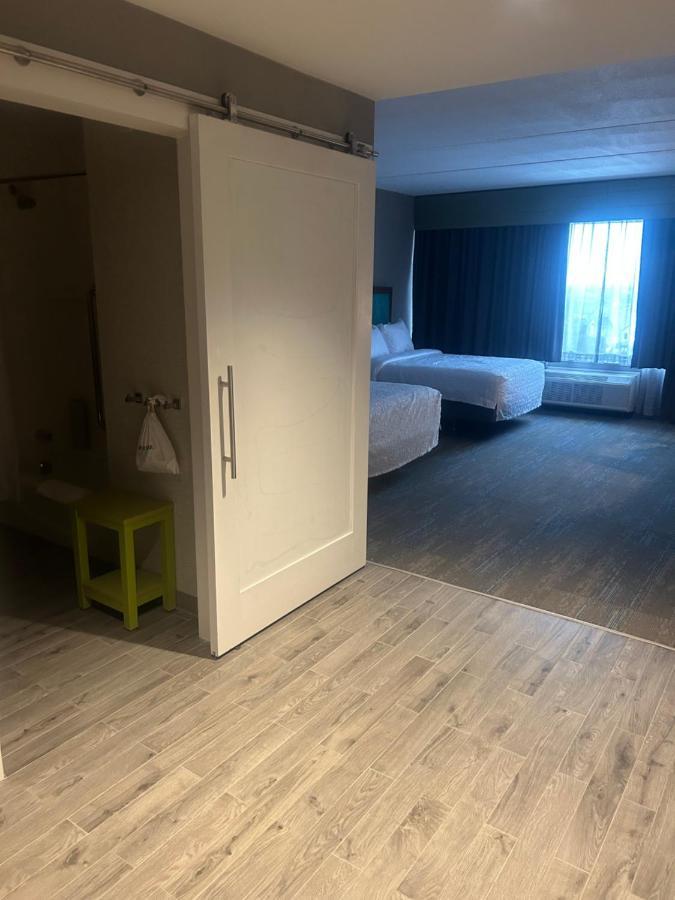 Hampton Inn By Hilton 金斯顿 外观 照片