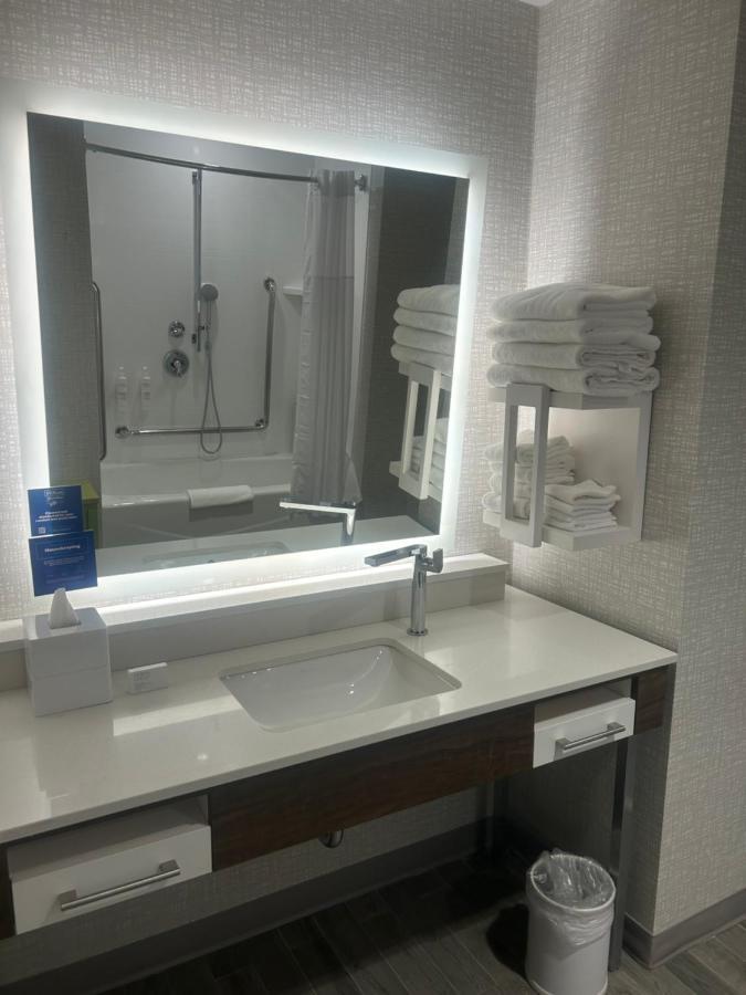 Hampton Inn By Hilton 金斯顿 外观 照片