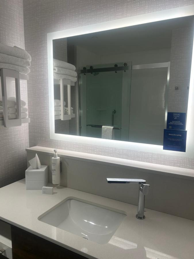 Hampton Inn By Hilton 金斯顿 外观 照片