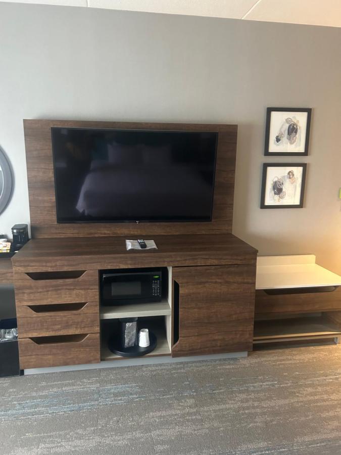 Hampton Inn By Hilton 金斯顿 外观 照片