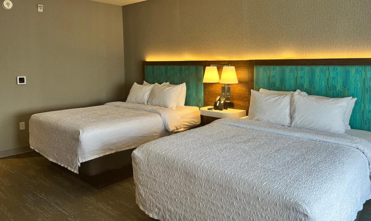 Hampton Inn By Hilton 金斯顿 外观 照片