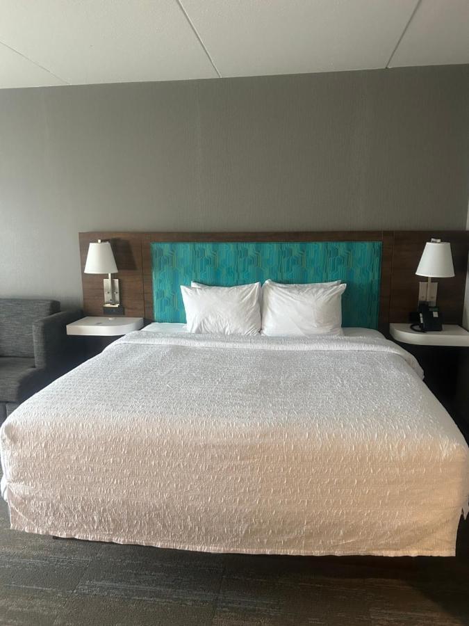 Hampton Inn By Hilton 金斯顿 外观 照片